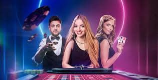 Live Hongkong Pools draw broadcast studio on sbobet 828bet with HD camera feed
